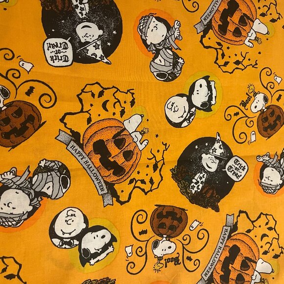 Festive PEANUTS HALLOWEEN Handmade Cotton Pillowcase fits a Standard/Queen - Picture 1 of 3